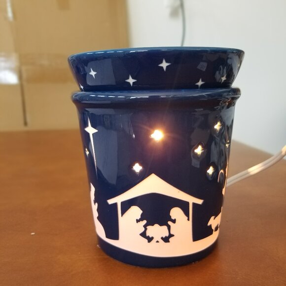 Scentsy Nativity Warmer / Silent Night Christmas Year-Round Christian wax warmer - Picture 7 of 13